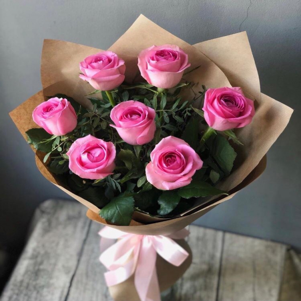 Bouquet of 7 Pink Roses Resim 2
