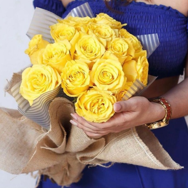 Желтая роза 15 шт. Resim 1