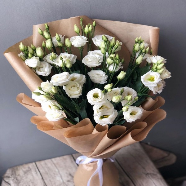 White lisianthus bouquet Resim 1