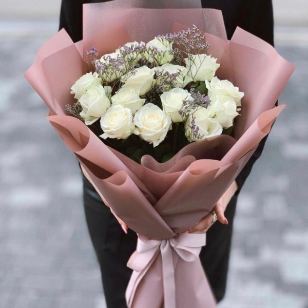Bouquet of 15 white roses Resim 2