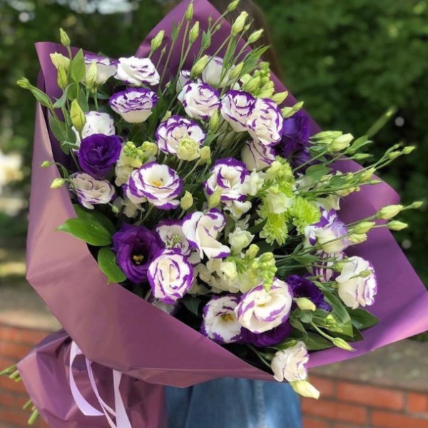 Purple and white Lisianthus bouquet Resim 2