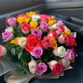  Цветок в Анталия Красочный букет роз iTHAL, 51 шт.