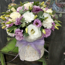 Antalya Florist Rosa und weiße Lisianthus Box Anordnung