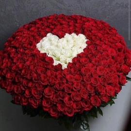  Цветок в Анталия Букет из 200 импортных красных роз с сердечком