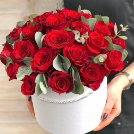  Заказ цветов в Анталия 25 импортных красных роз в коробке